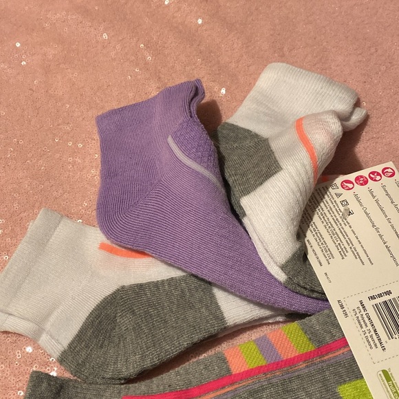 Fruit of the Loom girls 6 pairs ankles multicolor socks shoe size L 4-10 - Picture 10 of 11